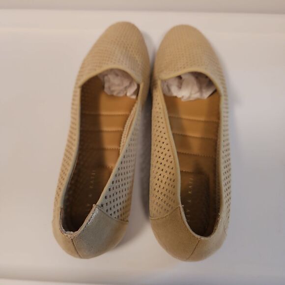 Kelly and Katie Gold Laser Cutot Flats sz 11 - Picture 5 of 7